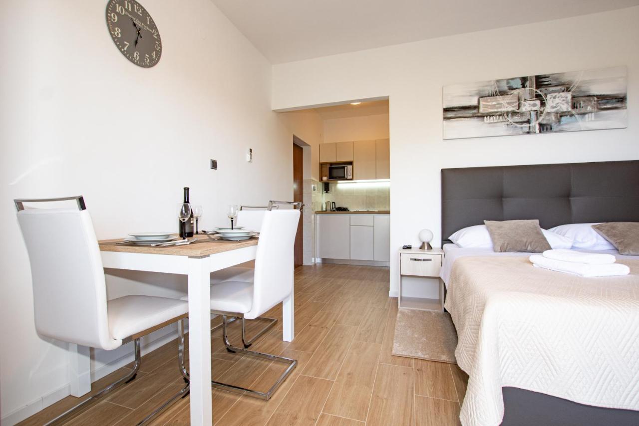 White Diamond Apartment วรซี ภายนอก รูปภาพ
