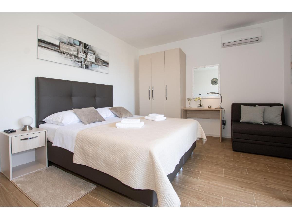 White Diamond Apartment วรซี ภายนอก รูปภาพ
